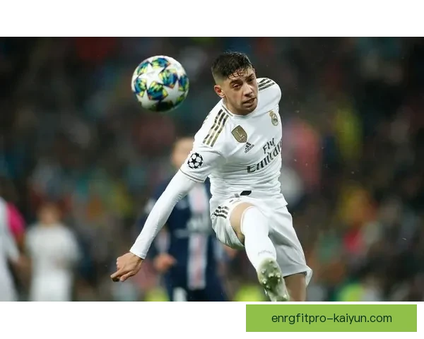 球队重建迫在眉睫，小组赛表现不佳引发足球球迷热议，状态回暖值得关注。